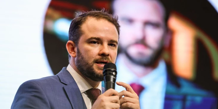 Ministro da Fazenda rejeita indenização a empresas pelo fim da escala 6x1