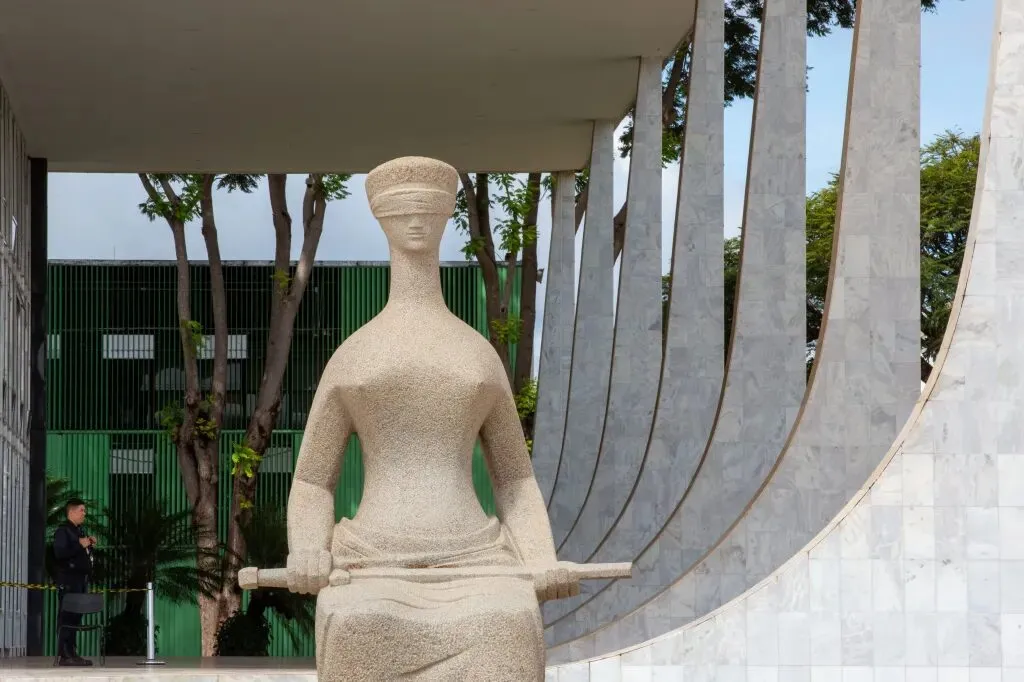 STF começa julgamento sobre lei da igualdade salarial entre homens e mulheres