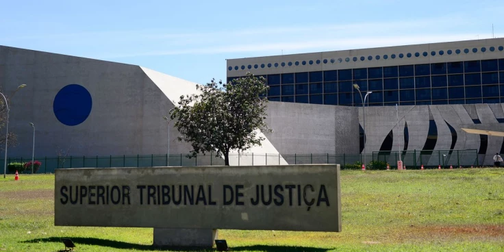 STJ exonera servidor suspeito de vazar informações a advogado ligado a Flávio Bolsonaro